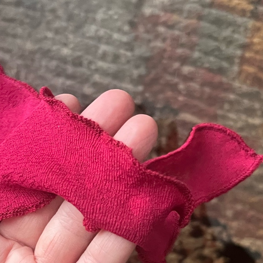 FREE With PURCHASE-Vibrant Pink Saronge - Picture 2 of 4